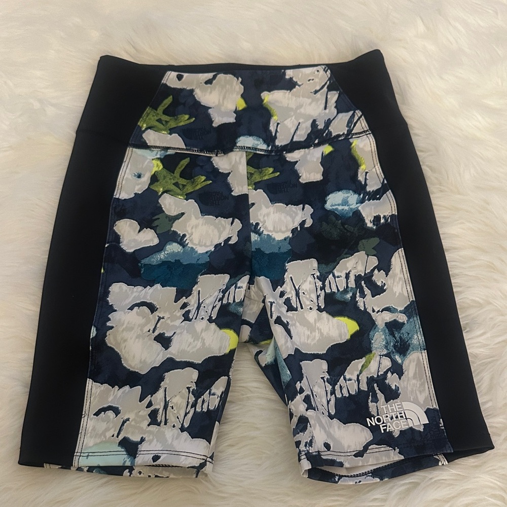 The North Face Girls Never Stop  Bike Short Size L(12) NWT